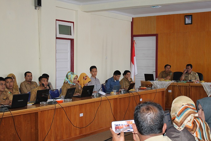 34Rapat Pembahasan Terkait Pengentrian Hasil Musrenbang Nagari dalam Aplikasi e-Planning.JPG